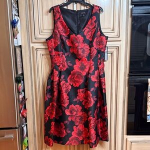 Floral Sleeveless Midi Dress in Black and Red w/ Pockets